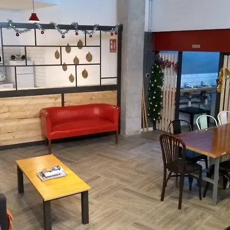 بيت شباب The Market